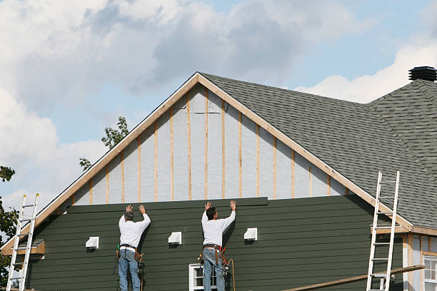 Professional Siding Installation technician working in Union, KY